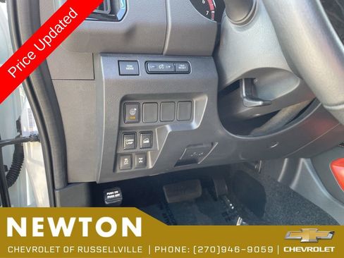 Used 2025 Nissan Frontier PRO-4X AWD/4WD image 9