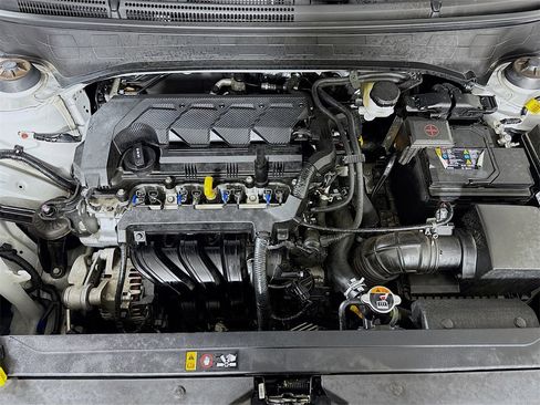 Used 2024 Hyundai Venue SEL image 31