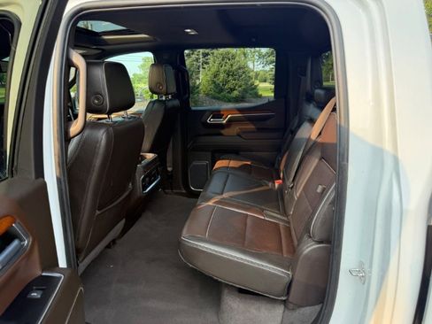 Used 2022 GMC Sierra 1500 Denali AWD/4WD image 4