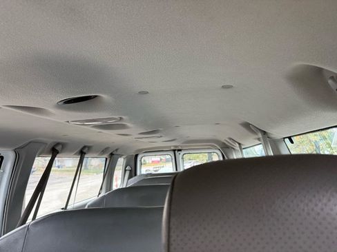 Used 2009 Ford E-350 and Econoline 350 Extended Wagon Super Duty RWD image 12