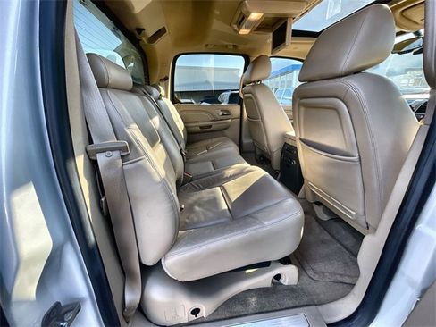 Used 2012 Cadillac Escalade EXT Premium image 26