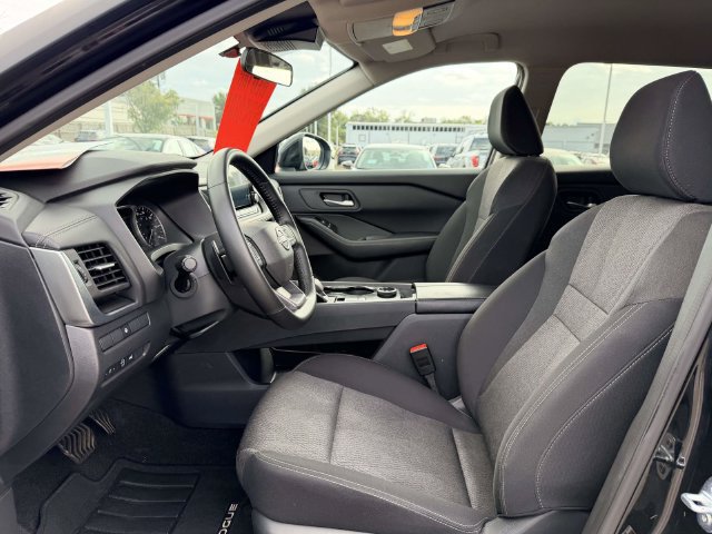 Used 2026 Nissan Rogue SV AWD/4WD image 16