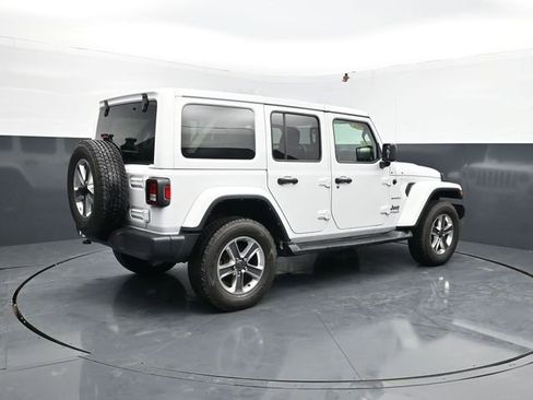 Used 2021 Jeep Wrangler Unlimited Sahara w/ Uconnect 4C Nav & Sound Group AWD/4WD image 9