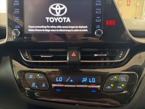 Used 2021 Toyota C-HR LE image 19