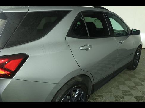 Used 2023 Chevrolet Equinox RS AWD/4WD image 18