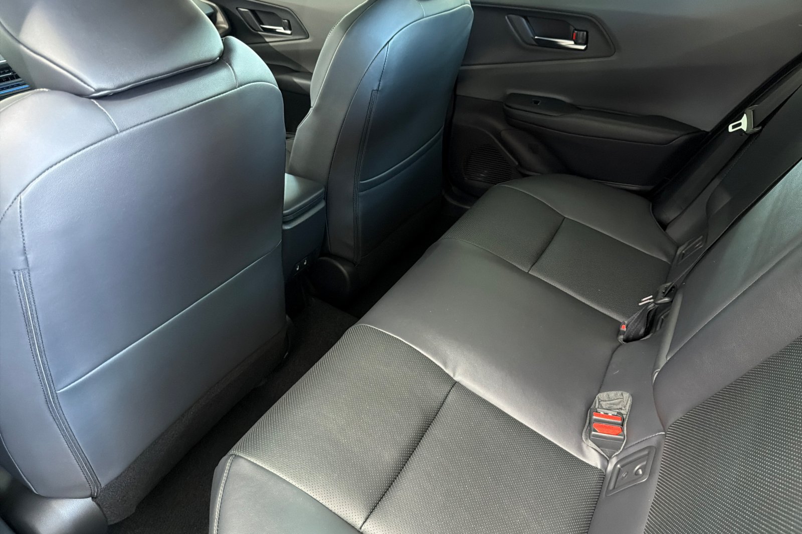 New 2027 Toyota Prius Limited w/ Limited Premium Package FWD image 14