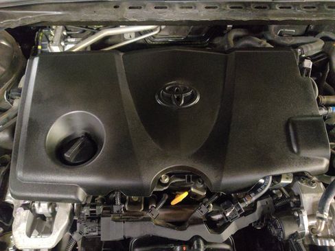 Used 2022 Toyota Camry LE image 30