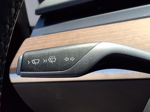 Used 2023 Tesla Model 3 Standard Range RWD image 14