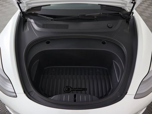 Used 2023 Tesla Model 3 Standard Range image 30