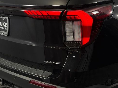 Used 2025 Ford Explorer ST-Line w/ ST-Line Street Pack AWD/4WD image 12