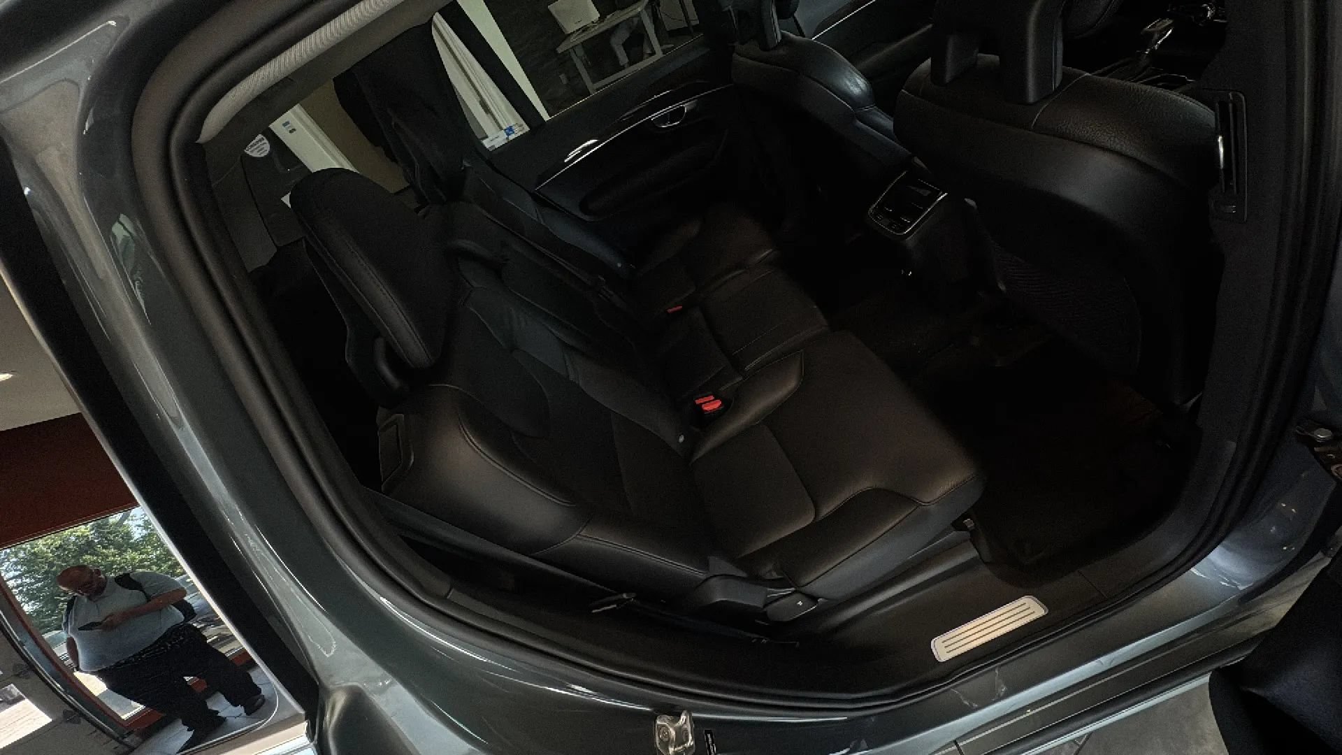 Used 2017 Volvo XC90 T6 Momentum w/ Vision Package AWD/4WD image 29