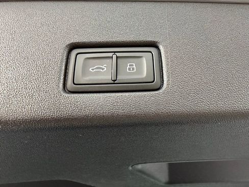 Used 2023 Audi Q4 e-tron Premium Plus w/ Premium Plus image 30