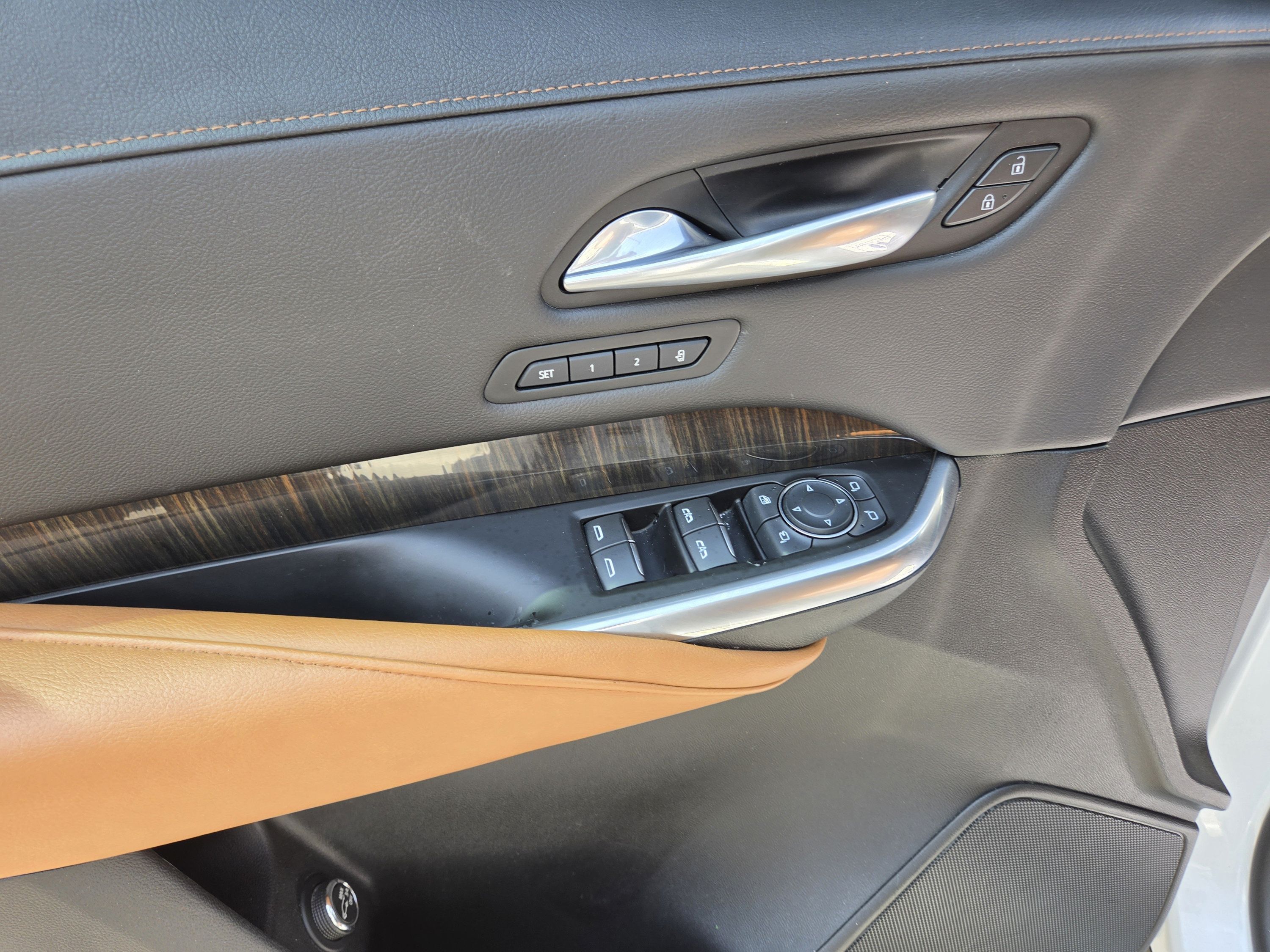Used 2021 Cadillac XT4 Premium Luxury FWD image 9