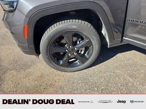 Used 2023 Jeep Grand Cherokee Altitude image 26