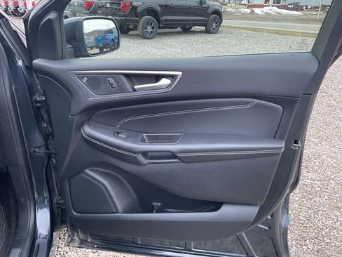 Used 2023 Ford Edge Titanium image 24
