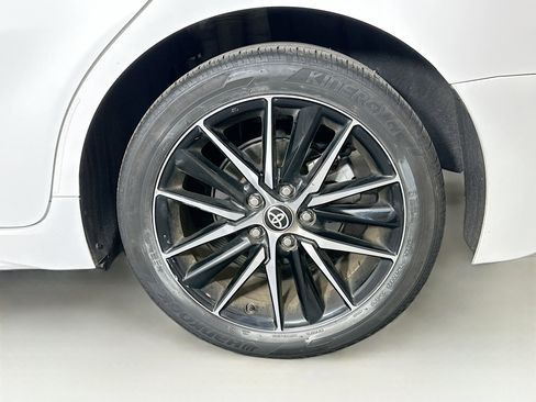 Used 2024 Toyota Camry SE image 11