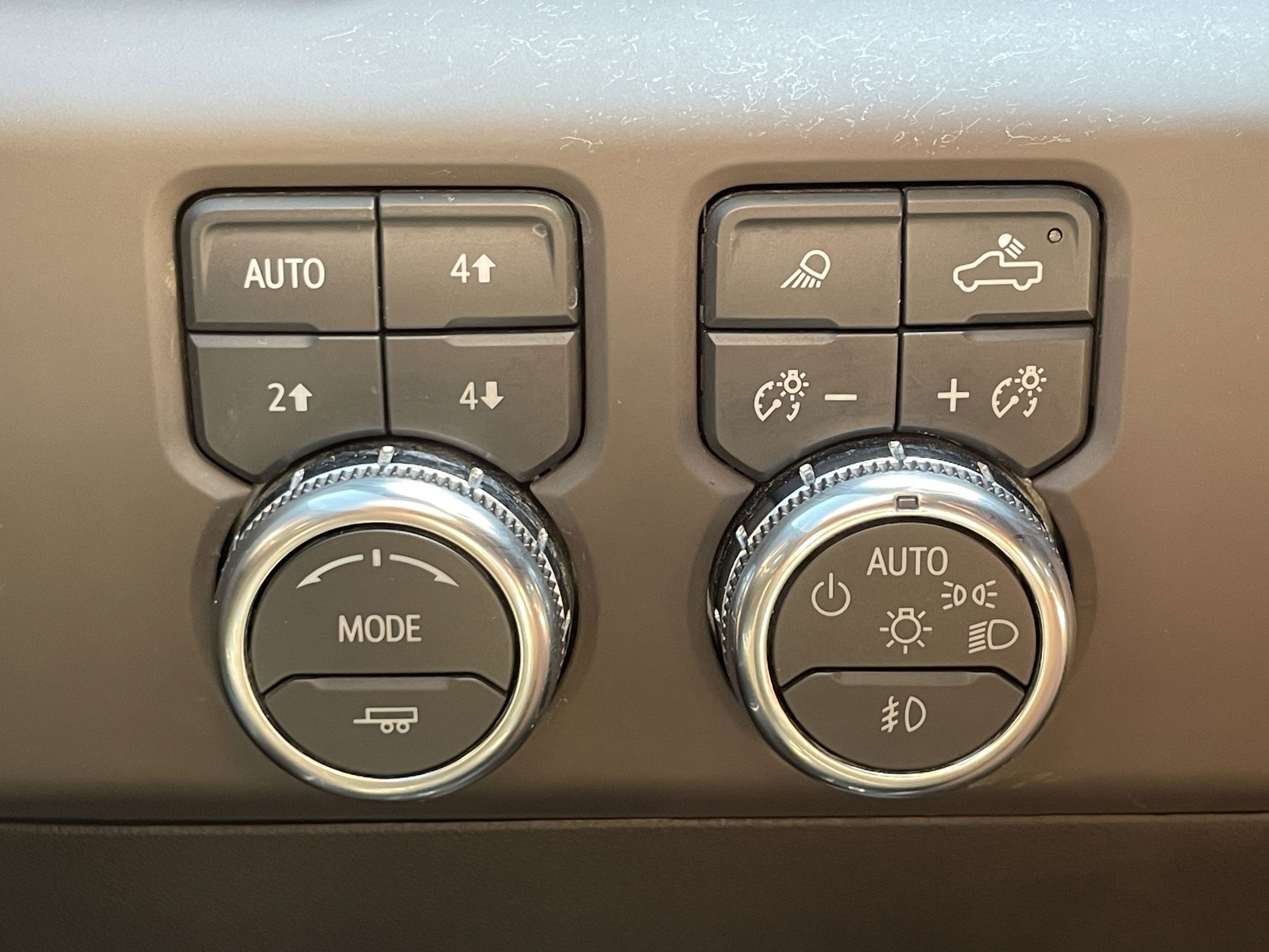 Used 2024 GMC Sierra 3500 Denali w/ Denali Reserve Package AWD/4WD image 25
