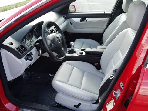 Used 2010 Mercedes-Benz C 300 Sedan image 6