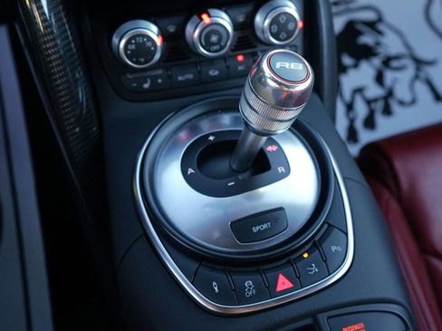 Used 2011 Audi R8 V10 image 39