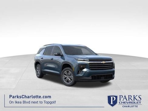 New 2026 Chevrolet Traverse LT image 1