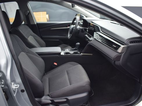 Used 2025 Toyota Camry LE image 10