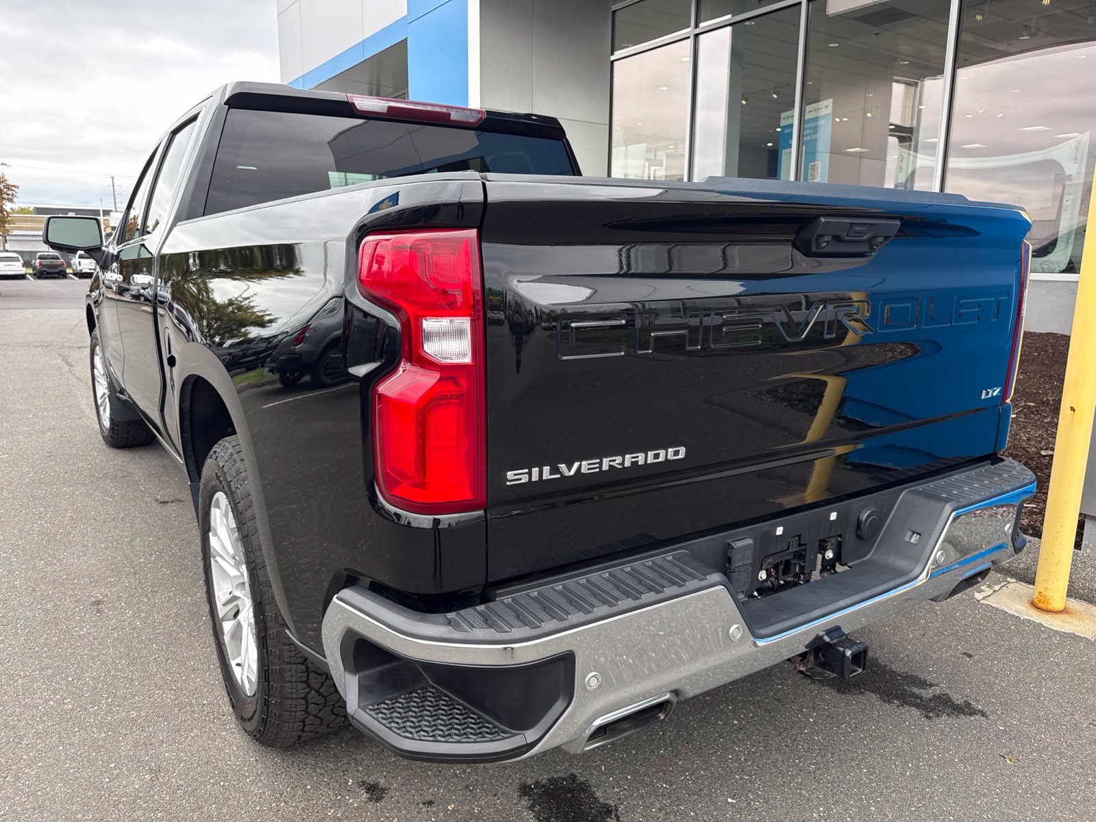 Used 2022 Chevrolet Silverado 1500 LTZ AWD/4WD image 8