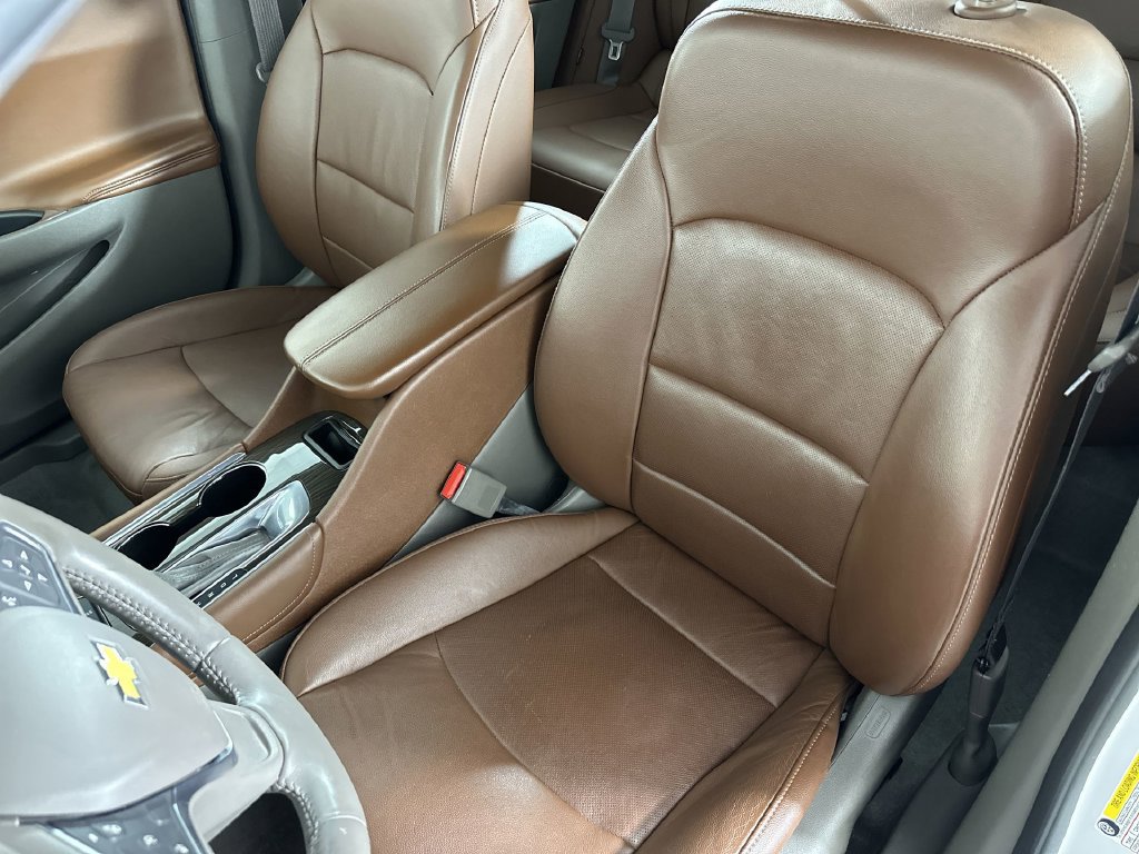 Used 2018 Chevrolet Malibu Premier FWD image 21