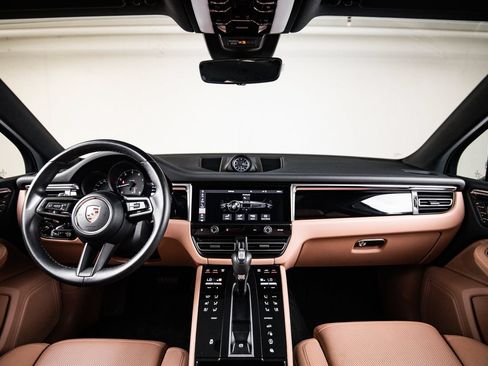 Certified 2023 Porsche Macan AWD/4WD image 25