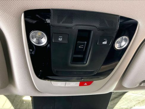 Used 2023 Kia Sorento SX Prestige image 36