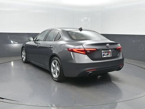 Used 2019 Alfa Romeo Giulia RWD image 32