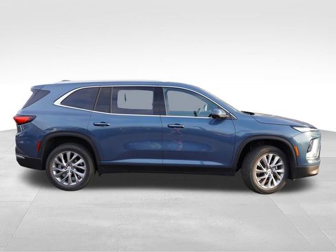 Used 2025 Buick Enclave Preferred AWD/4WD image 3