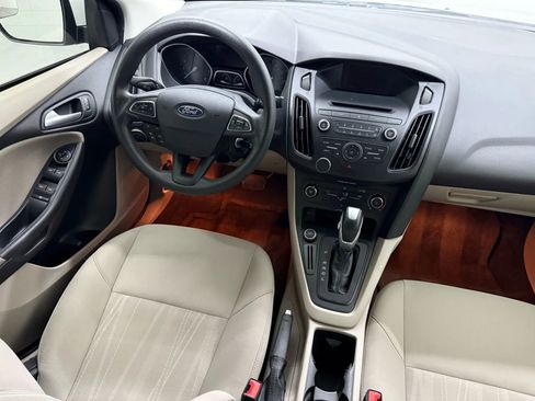 Used 2015 Ford Focus SE image 30