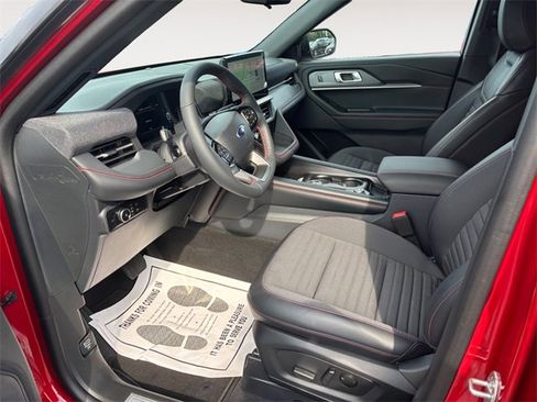 New 2025 Ford Explorer ST-Line w/ ST-Line Street Pack image 9