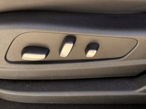 Certified 2025 Cadillac XT5 Premium Luxury image 26