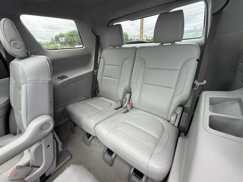 Used 2018 GMC Acadia SLT FWD image 11