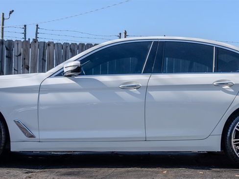 Used 2017 BMW 540i image 2
