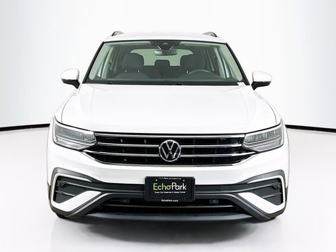 Used 2022 Volkswagen Tiguan S image 2