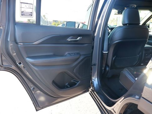 New 2025 Jeep Grand Cherokee Altitude image 30