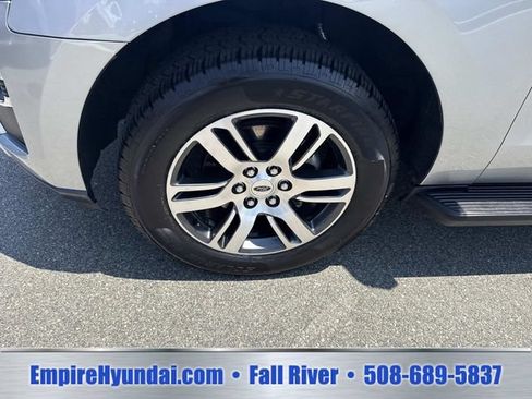 Used 2024 Ford Expedition Limited AWD/4WD image 12