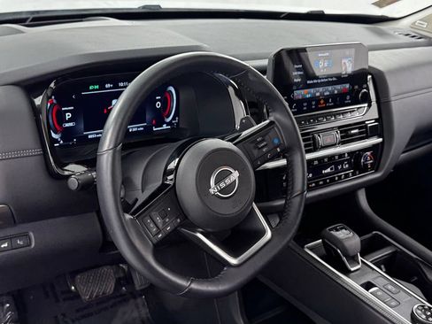 Certified 2025 Nissan Pathfinder Platinum AWD/4WD image 39