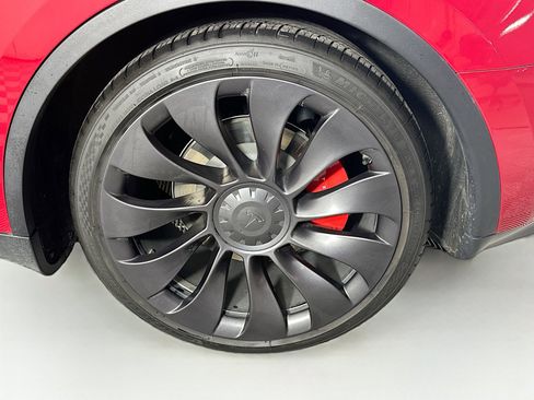 Used 2023 Tesla Model Y Performance image 12