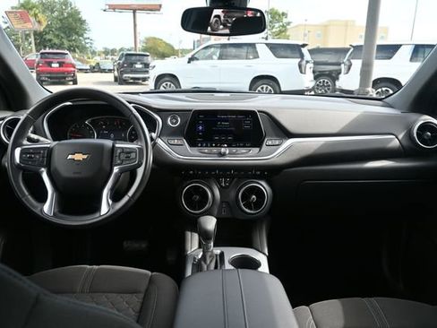 Used 2022 Chevrolet Blazer LT image 12