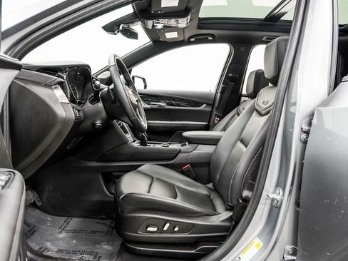 Used 2025 Cadillac XT6 Premium Luxury image 41