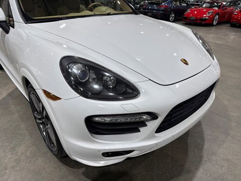 Used 2013 Porsche Cayenne GTS image 31