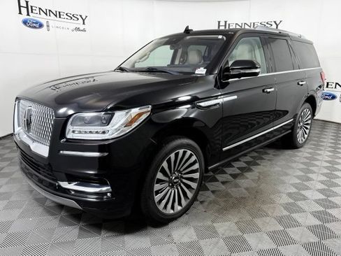 Used 2019 Lincoln Navigator Reserve AWD/4WD image 2