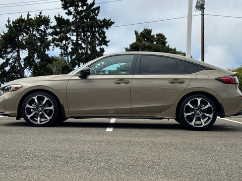 Used 2025 Honda Civic Sport Touring image 2