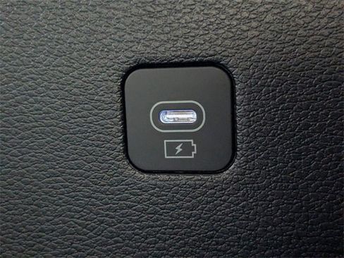 Certified 2024 Kia Telluride EX w/ EX Captain's Chair Package image 15