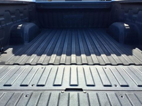 Used 2024 GMC Sierra 1500 AT4 w/ Technology Package AWD/4WD image 10