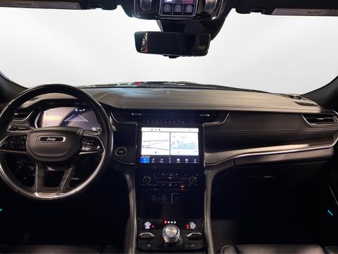 Used 2022 Jeep Grand Cherokee Overland w/ Luxury Tech Group IV image 22