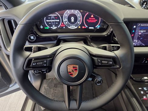 New 2026 Porsche Cayenne Base image 16